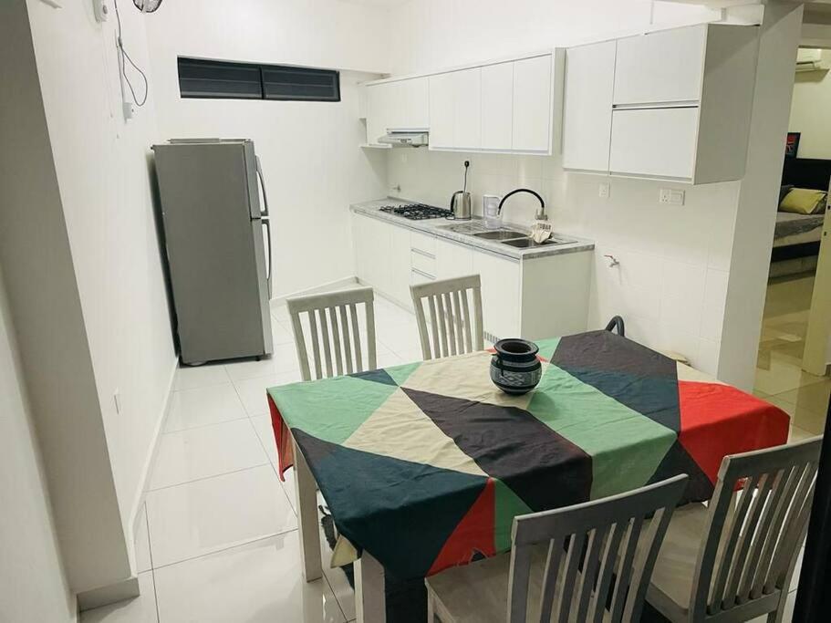 Kk Jungle Hideaway Lovely 5 Mins Walk To Town Kota Kinabalu
