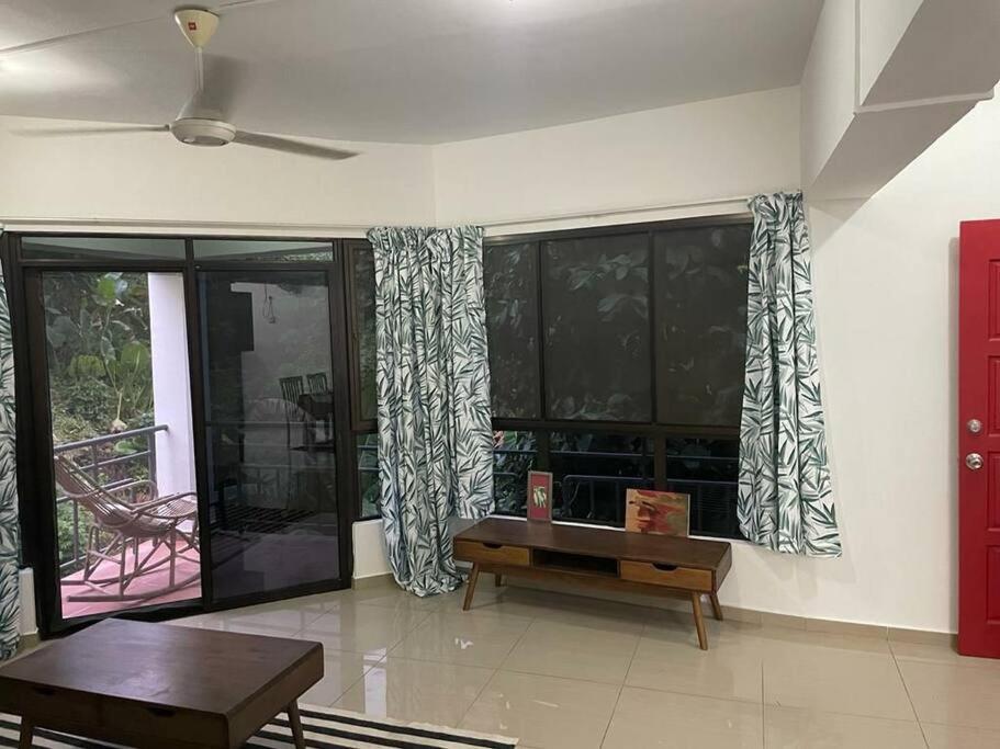 Kk Jungle Hideaway Lovely 5 Mins Walk To Town Apartment *